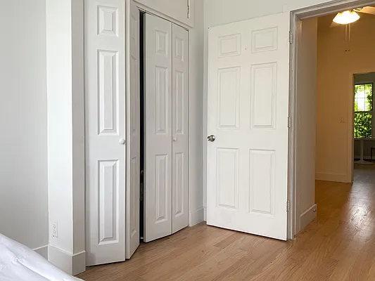 Sold by Sidewalk Realty LLC | media 12