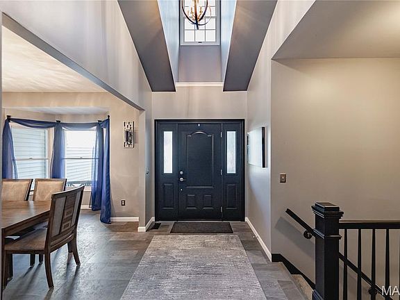 5th image of 105 Creek View Pl
