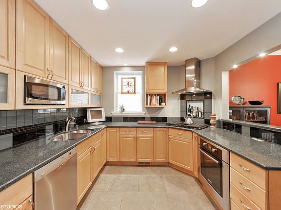 4th image of 6143 N Glenwood Ave #1
