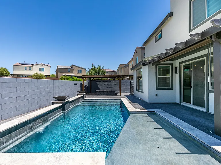 6915 Fordham Creek St — Photo 46