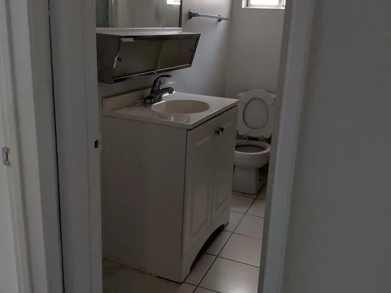 1329 S Saltair Ave #4 — Photo 7