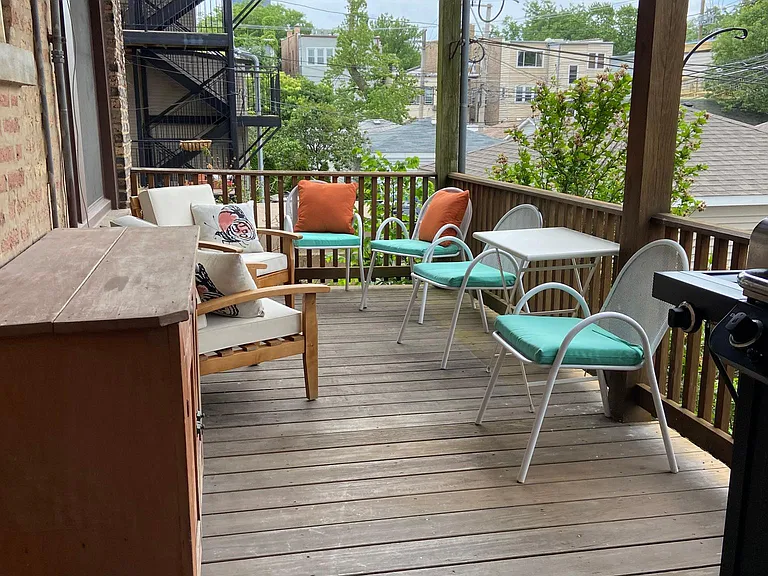 1431 W Rascher Ave #1E — Photo 18