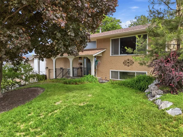 1681 Springhaven Pl, Kamloops, BC V2E 1C7