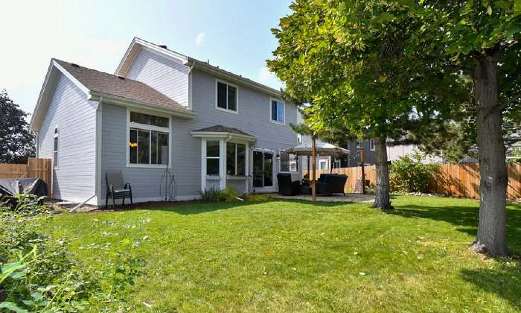 4 bed, 3.5 bath, 3020 sqft, $3,700 — Photo 2