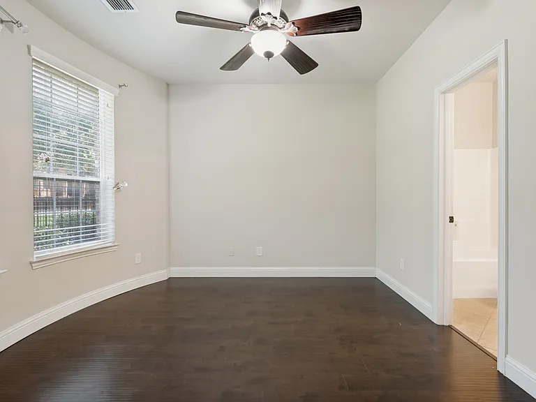 2500 Rockbrook Dr #82 — Photo 5