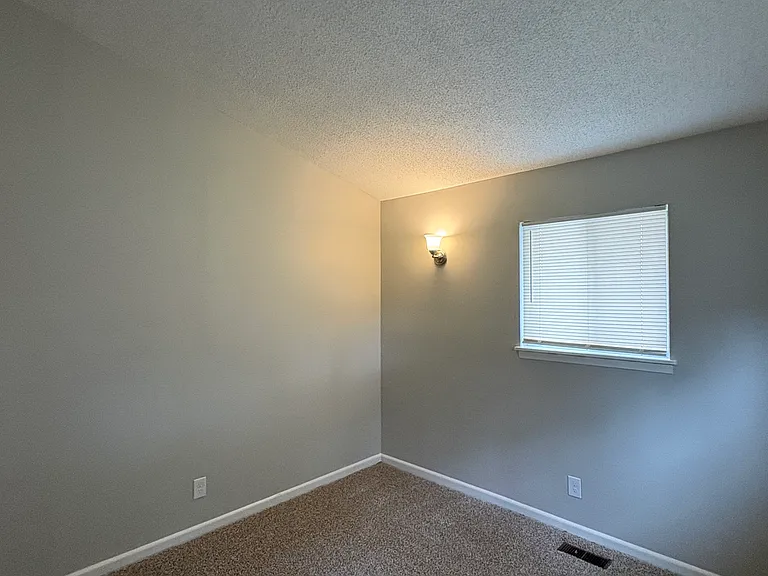 7318 L St — Photo 11