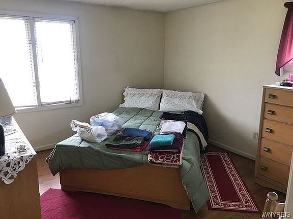 5th image of 253 Wayside Dr