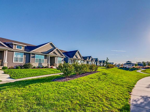 2nd image of 662 Hillcrest Dr