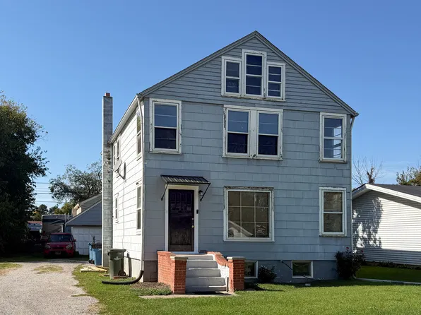 270 Elberta Dr, Vermilion, OH 44089
