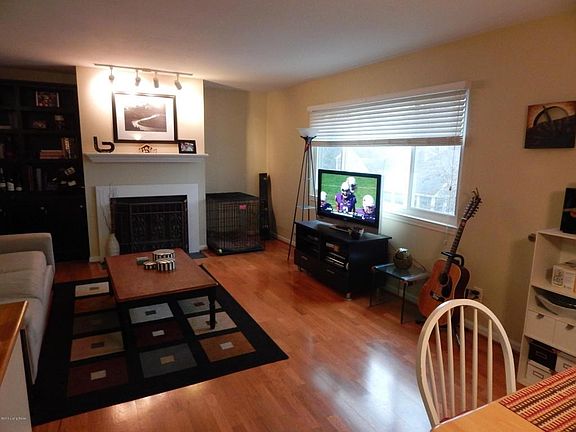 Living room - dining area