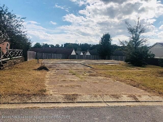 1st image of 2531 Waverly Dr