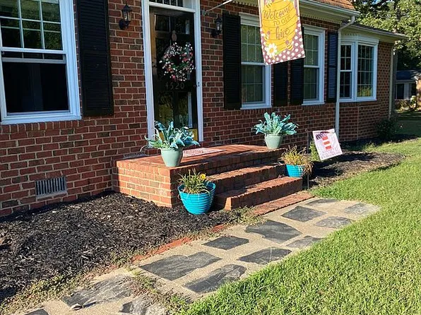4520 Kellbunn Ln, Sandston, VA 23150