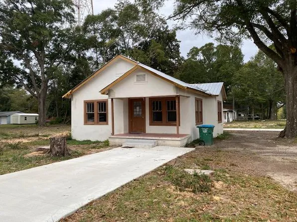 302 Oakdale Ave, Crestview, FL 32536