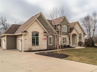 W252S5295 Sage Rd, Waukesha, WI 53189