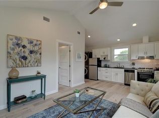 2202 E 10th St #B, Austin, TX 78702