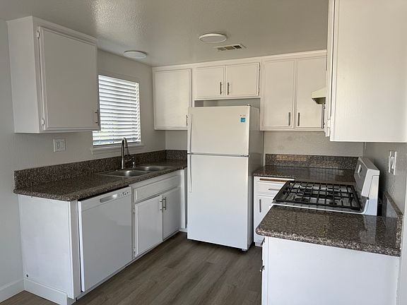 5th image of 141 Bonita St Unit 7