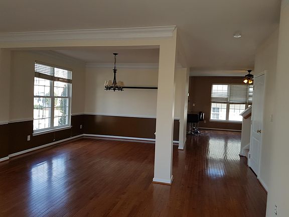 Entrance, Open Floor Plan, Family Room, Dining Room