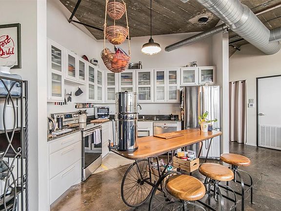 5th image of 120 Saint Louis Ave #308