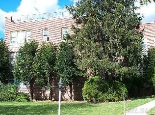 555 Front St, Hempstead, NY 11550