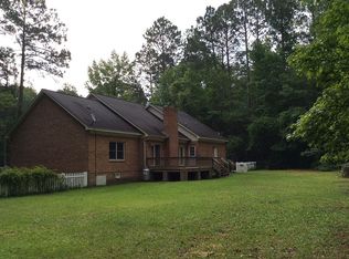 151 Peachtree Dr, Cheraw, SC 29520