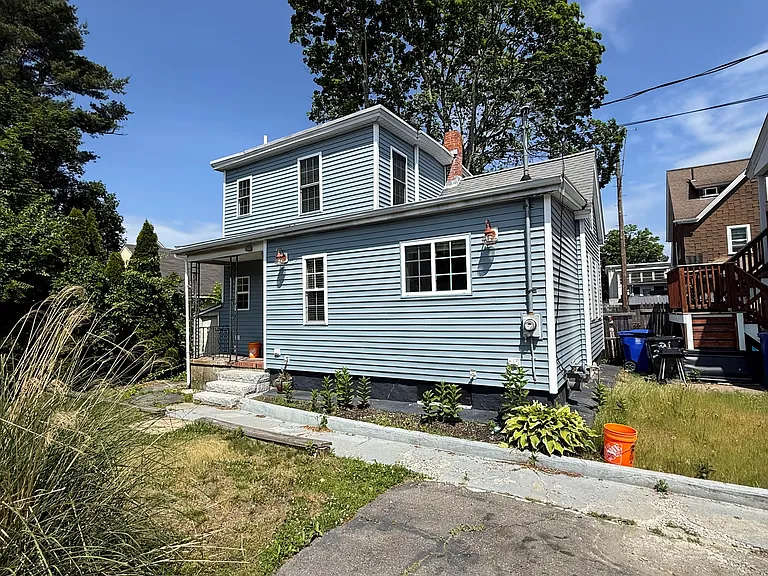 396R Washington St — Photo 1