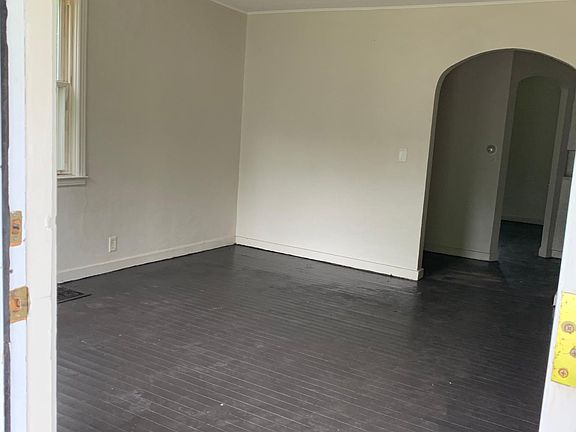 2nd image of 2723 W Wyoming St