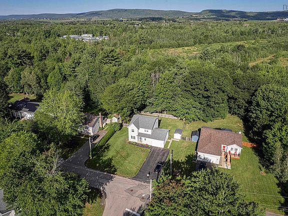 2nd image of 27 Pinecrest Dr