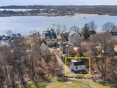 22 R Lothrop St, Beverly, MA, 01915