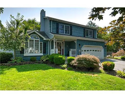 421 Highland Ave photo 1