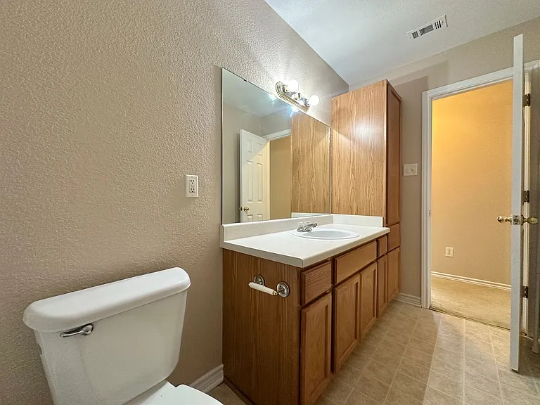 202 Janelle Dr — Photo 14