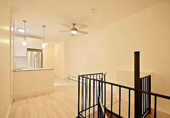 5th image of 92 Pinehurst Ave APT 1F
