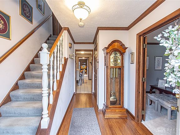 5th image of 471 Roselake Dr