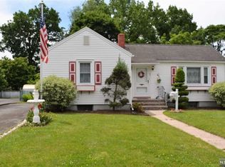 70 Parker Ave, Hawthorne, NJ 07506
