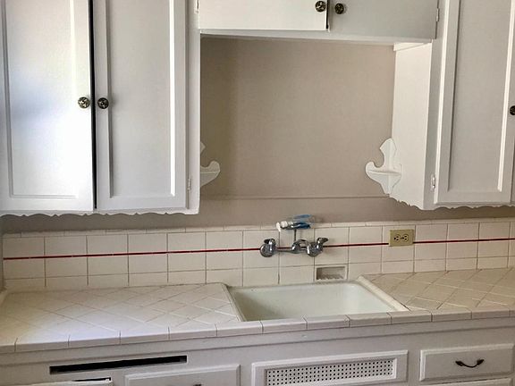 5th image of 8906 Fleetwing Ave