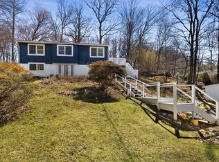 617 Saddle River Rd, Airmont, NY 10952