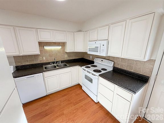 2nd image of 1911 Smoke Ridge Ct APT 1