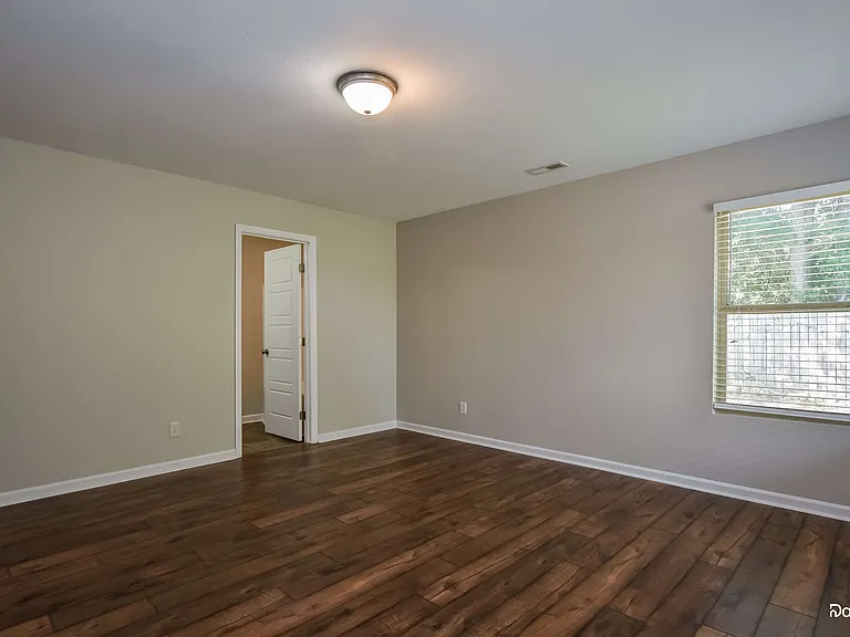 229 Sedgewick Dr — Photo 7