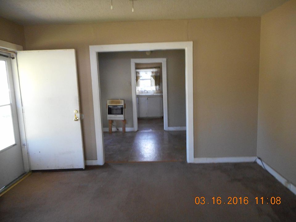 2nd image of 275 W 76th St