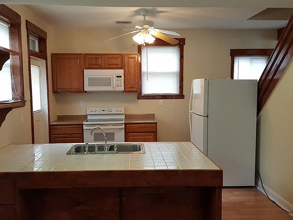 3rd image of 1427 Elkton Pl