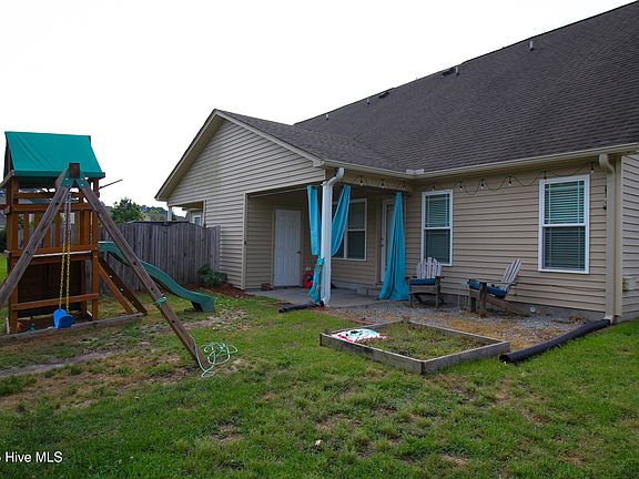 5th image of 2208 Sweet Bay Drive #A