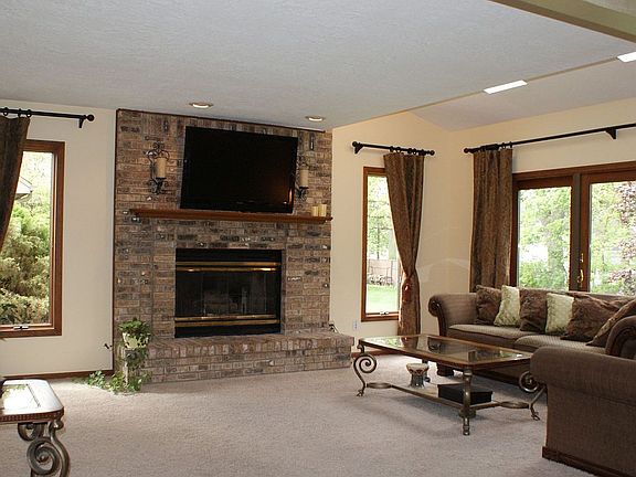 3rd image of 26951 Shawnee Dr