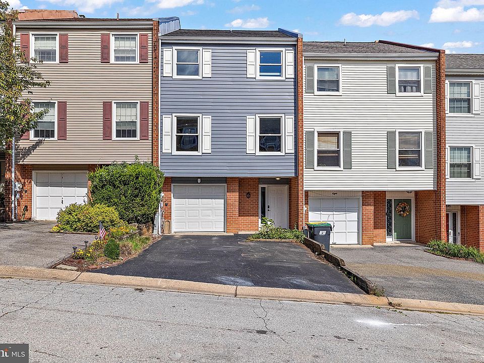1st image of 6 Ansonia Ct