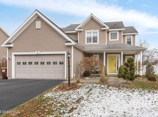 4 Redwood Ct, Rensselaer, NY 12144