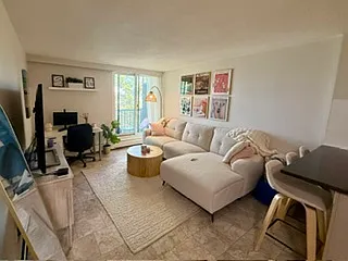 200 Pretoria Ave #C2 — Photo 3