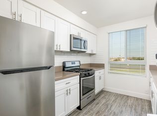 Laurel Pointe Apartments, Hawthorne, CA 90250