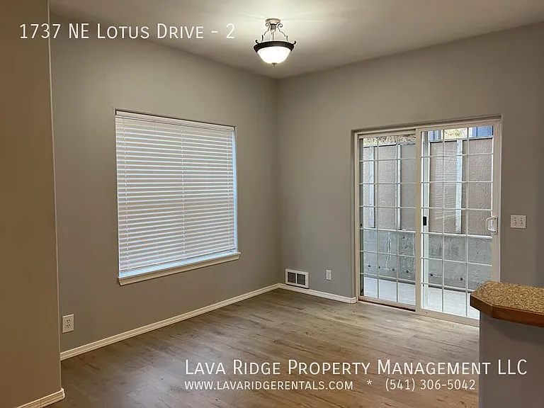 1737 NE Lotus Dr #2 — Photo 8