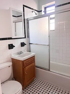 Rented by Amorelli Realty | media 6