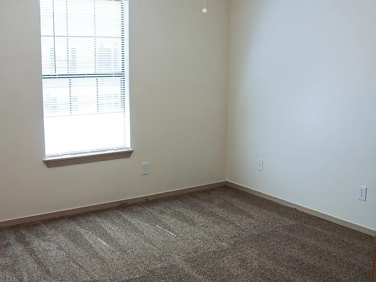 1340 N Oakland Ave #19 — Photo 5
