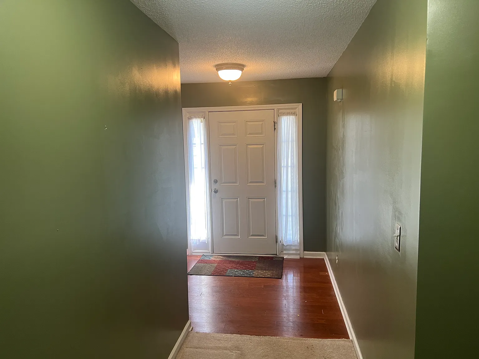 3 bed, 1488 sqft, $1,950 — Photo 2