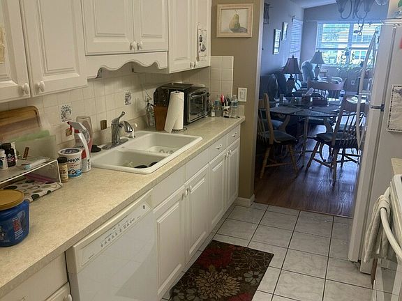 3rd image of 870 Lake Orchid Cir APT 205